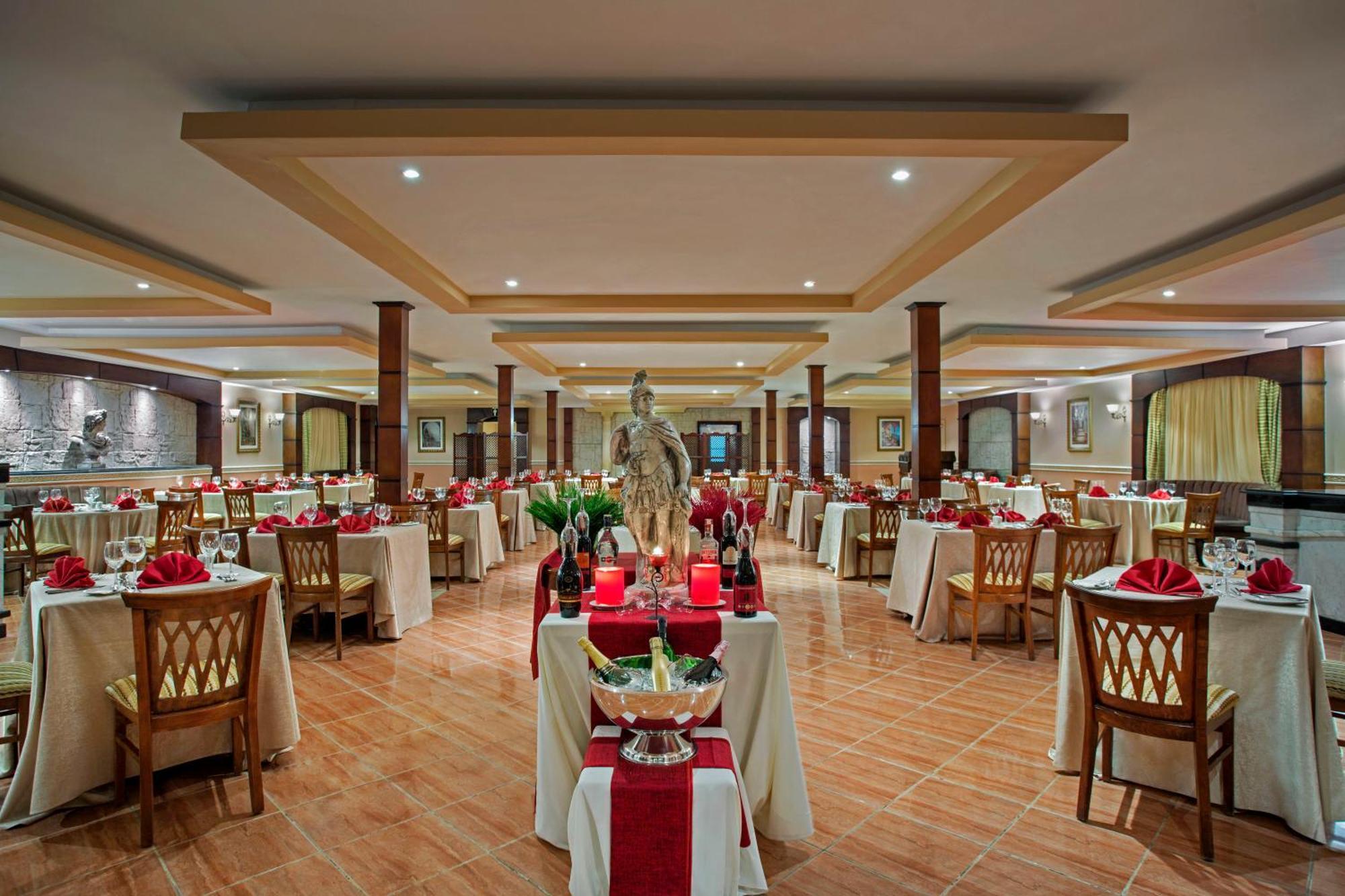 Sultan Gardens Resort Sharm El Sheikh Kültér fotó The restaurant of the Nile Dream