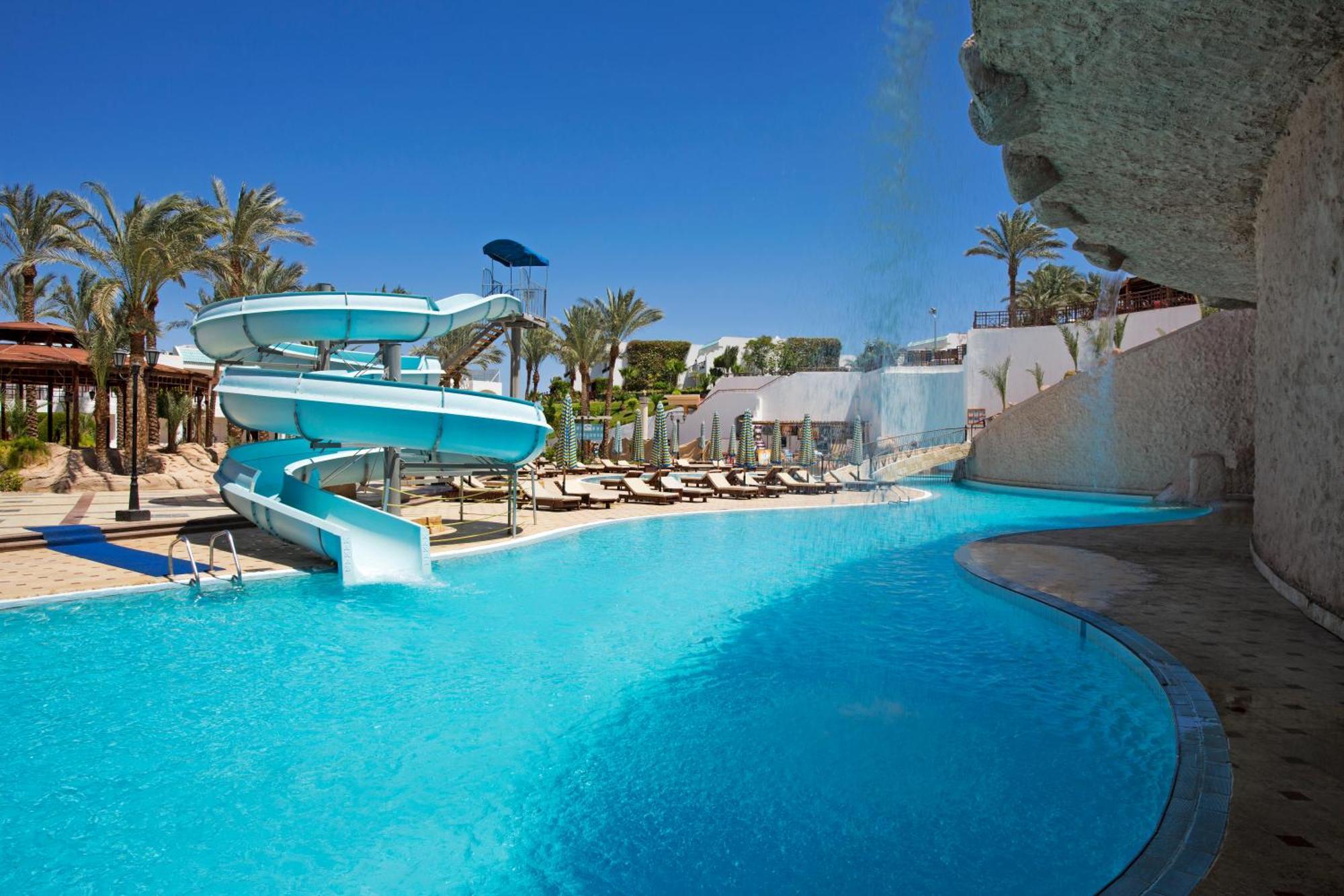 Sultan Gardens Resort Sharm El Sheikh Kültér fotó The swimming pool at the Atlantis Paradise Island resort