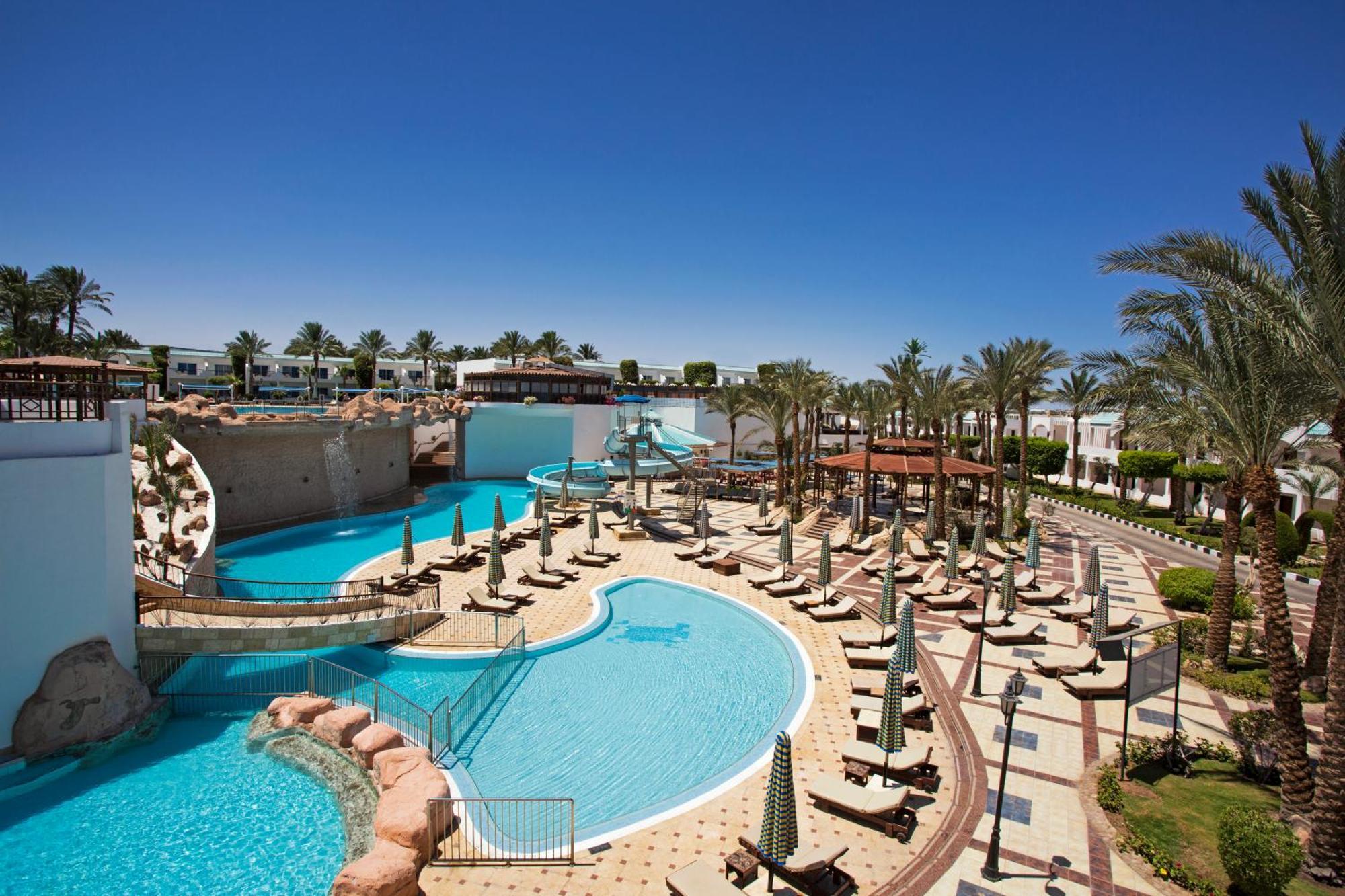 Sultan Gardens Resort Sharm El Sheikh Kültér fotó The pool at the Hilton Sharm El Sheikh